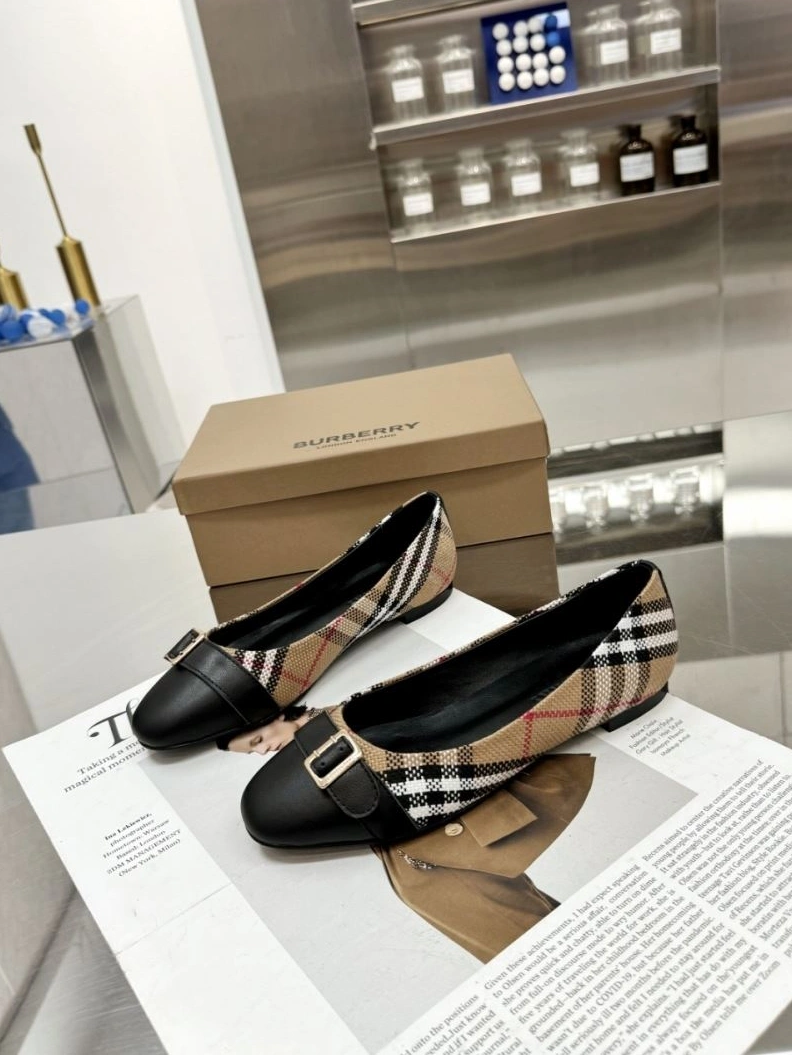 Vibrant Bxrbxrry Flat Shoes 114960