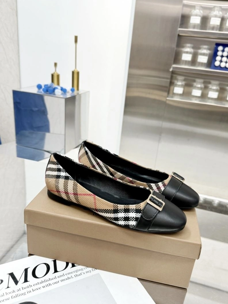 Vibrant Bxrbxrry Flat Shoes 114960