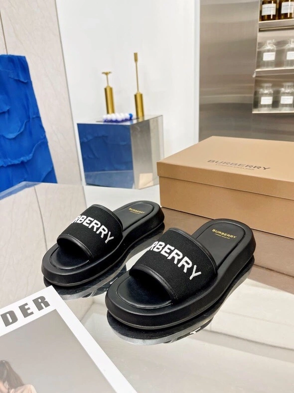 Vibrant Bxrbxrry Slippers 114950