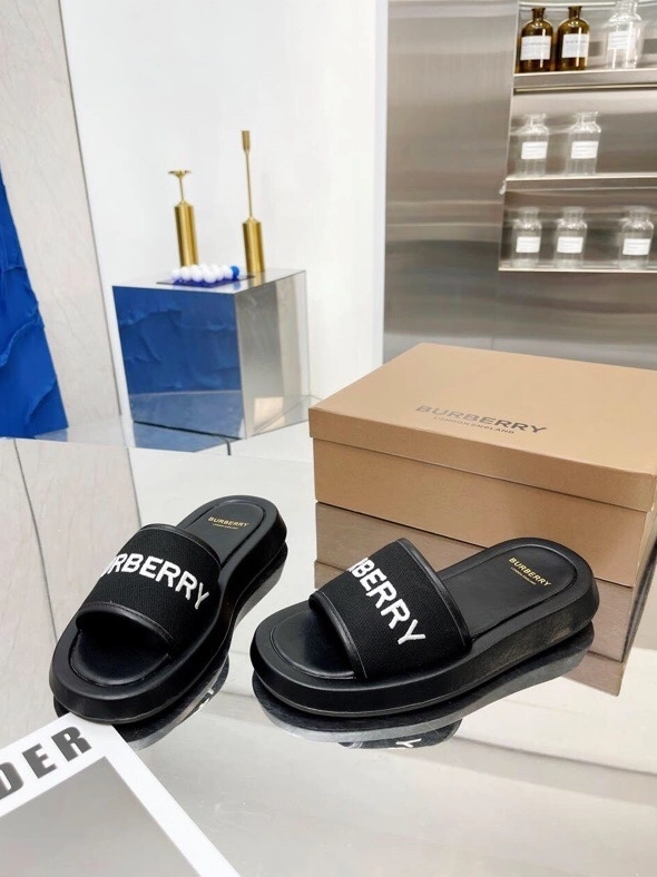 Vibrant Bxrbxrry Slippers 114950