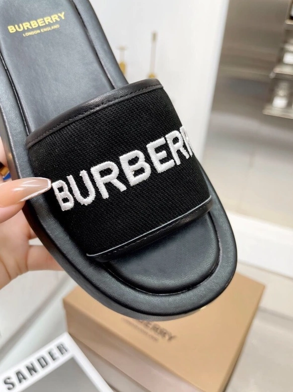 Vibrant Bxrbxrry Slippers 114950