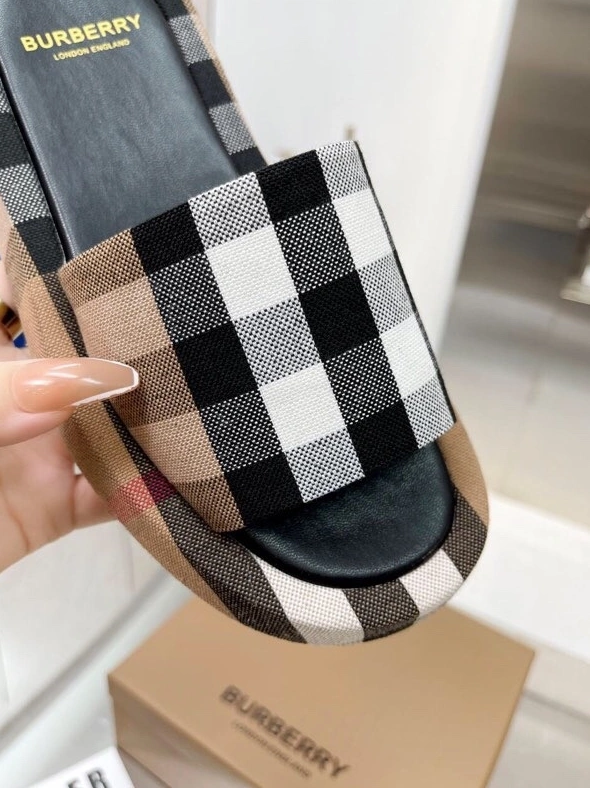 Bxrbxrry Slippers NewStyle 114947