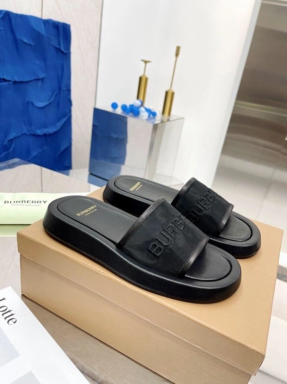Modern Bxrbxrry Slippers 114944