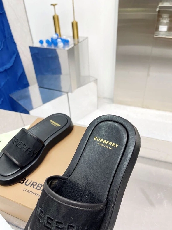 Modern Bxrbxrry Slippers 114944