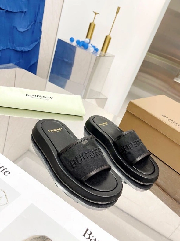 Modern Bxrbxrry Slippers 114944