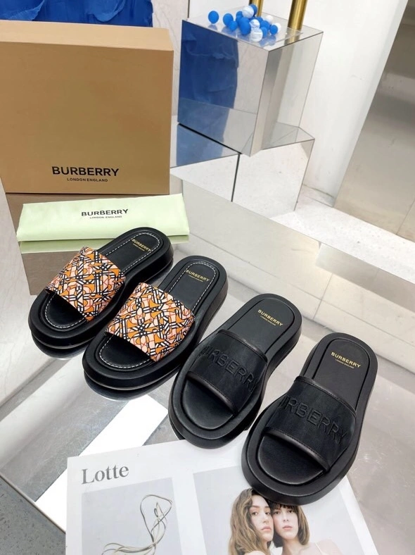 Trendsetting Bxrbxrry Slippers 114943