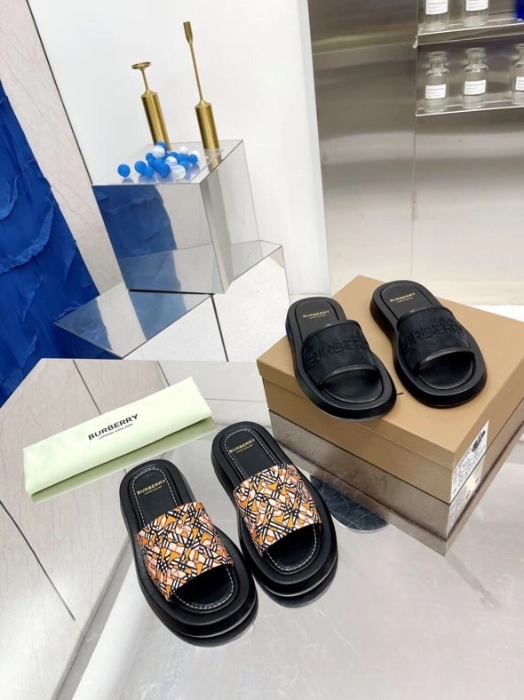 Trendsetting Bxrbxrry Slippers 114943