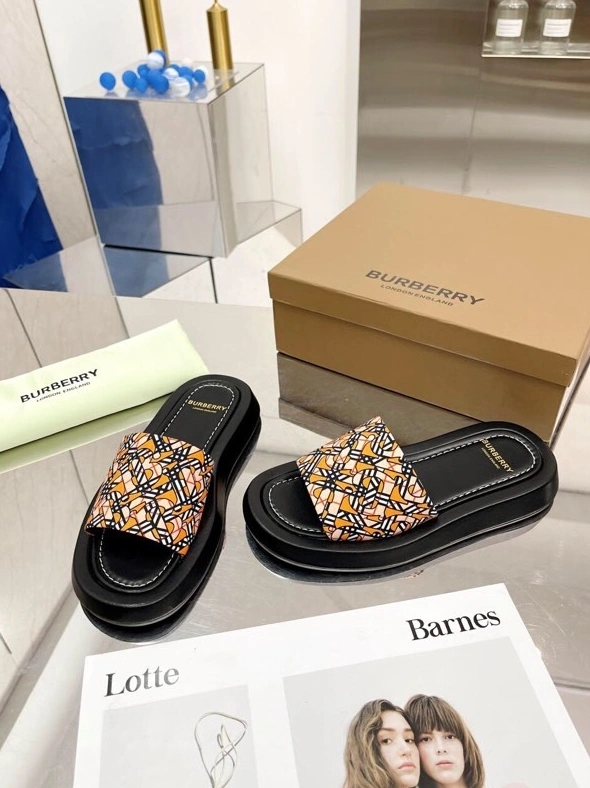 Trendsetting Bxrbxrry Slippers 114943