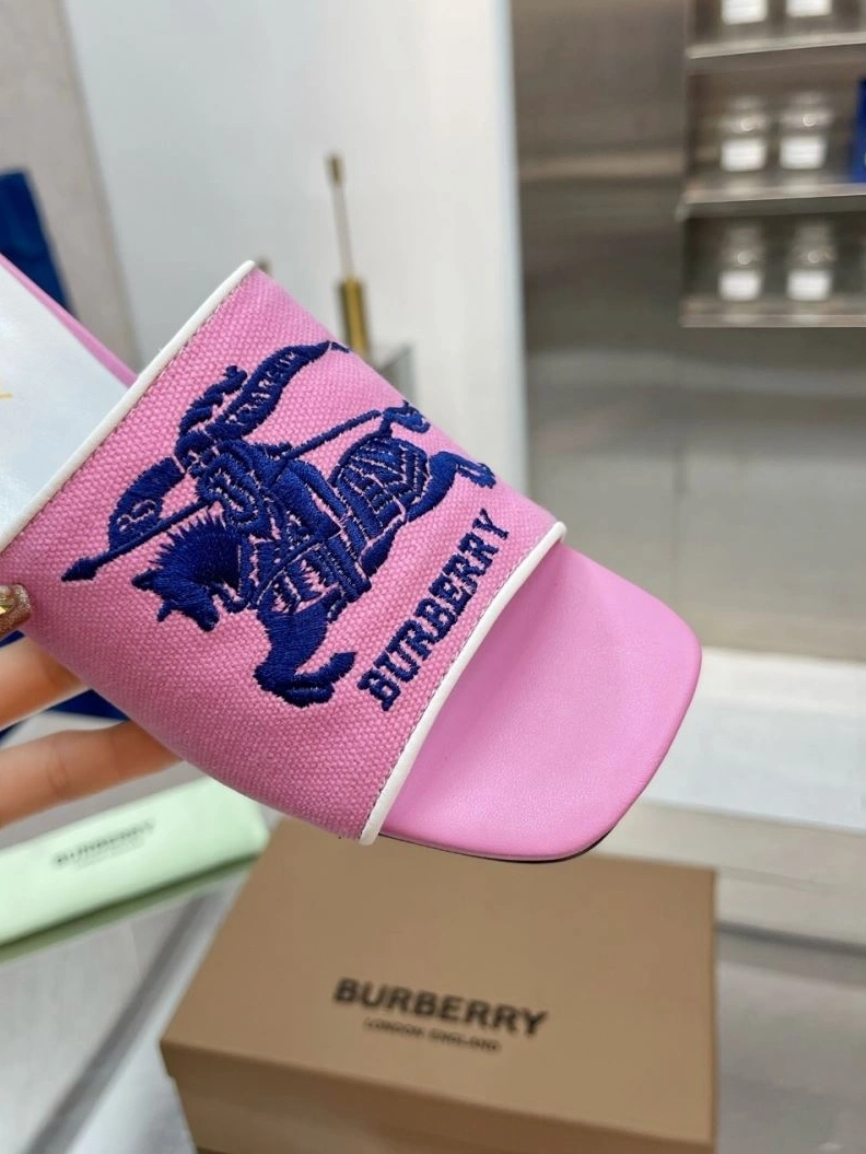 ModernLook Bxrbxrry Slippers 114927