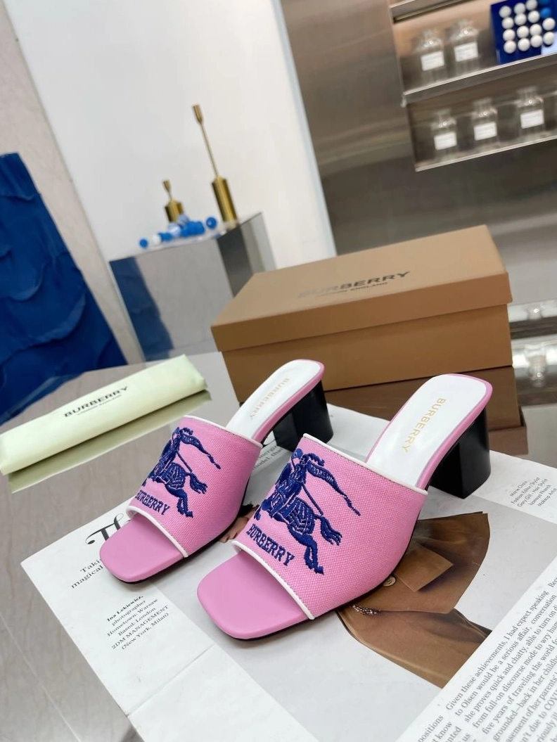 ModernLook Bxrbxrry Slippers 114927