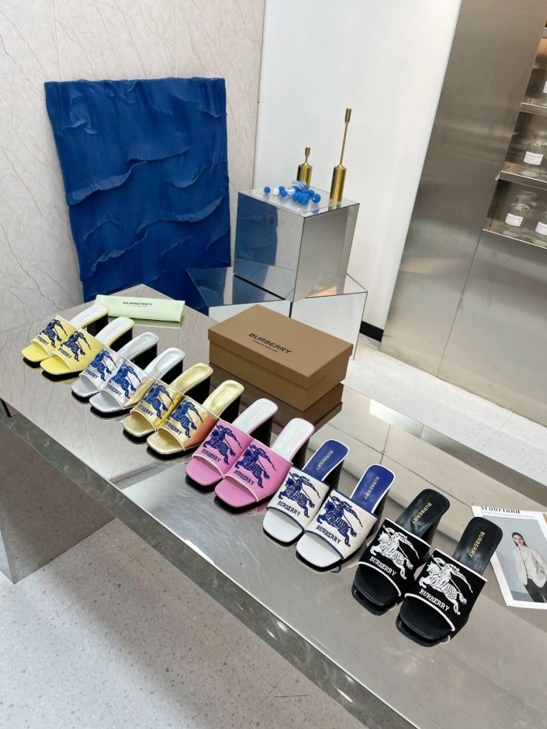 HighQuality Bxrbxrry Slippers 114928