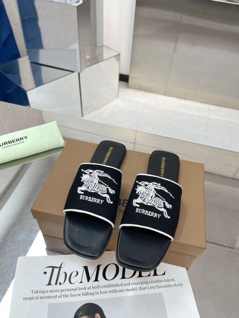 Modern Bxrbxrry Slippers 114916