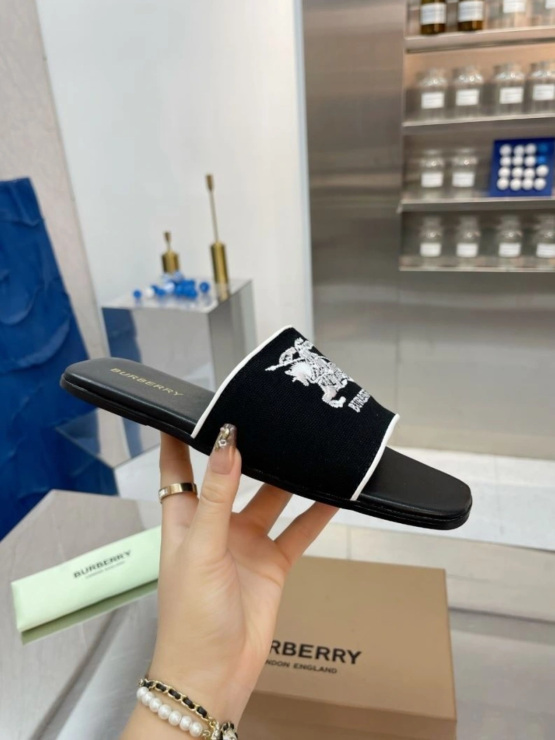 Modern Bxrbxrry Slippers 114916