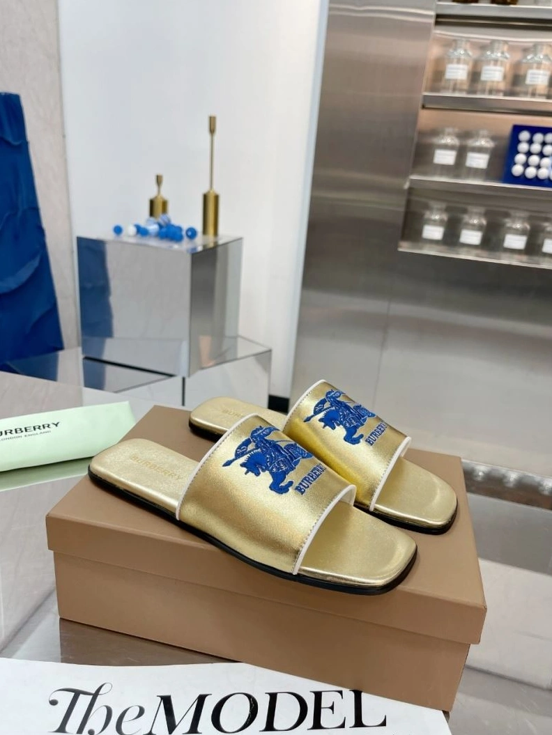 ModernLook Bxrbxrry Slippers 114912