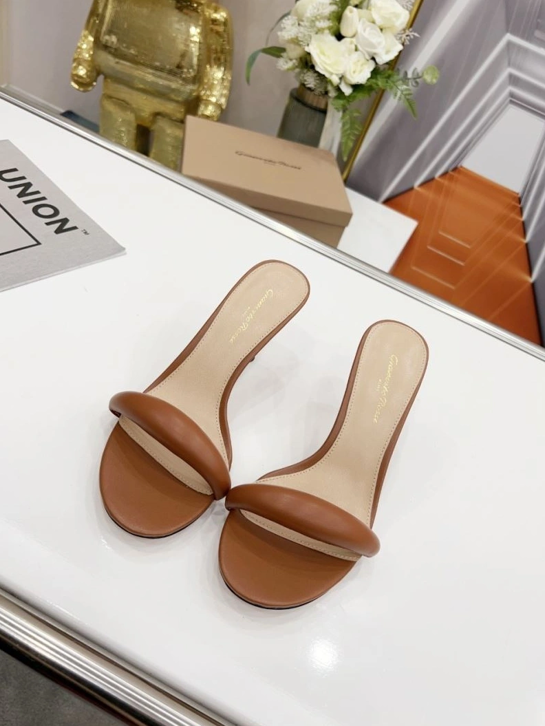 Reliable Othxr Slippers 213129