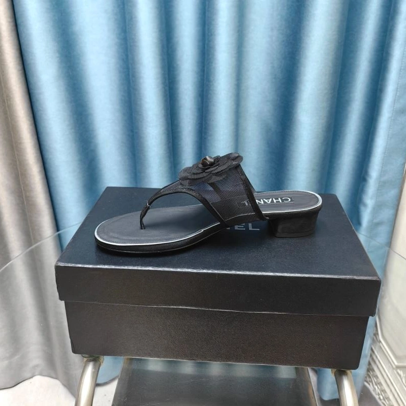 Trendy Chxnxl Slippers 122401