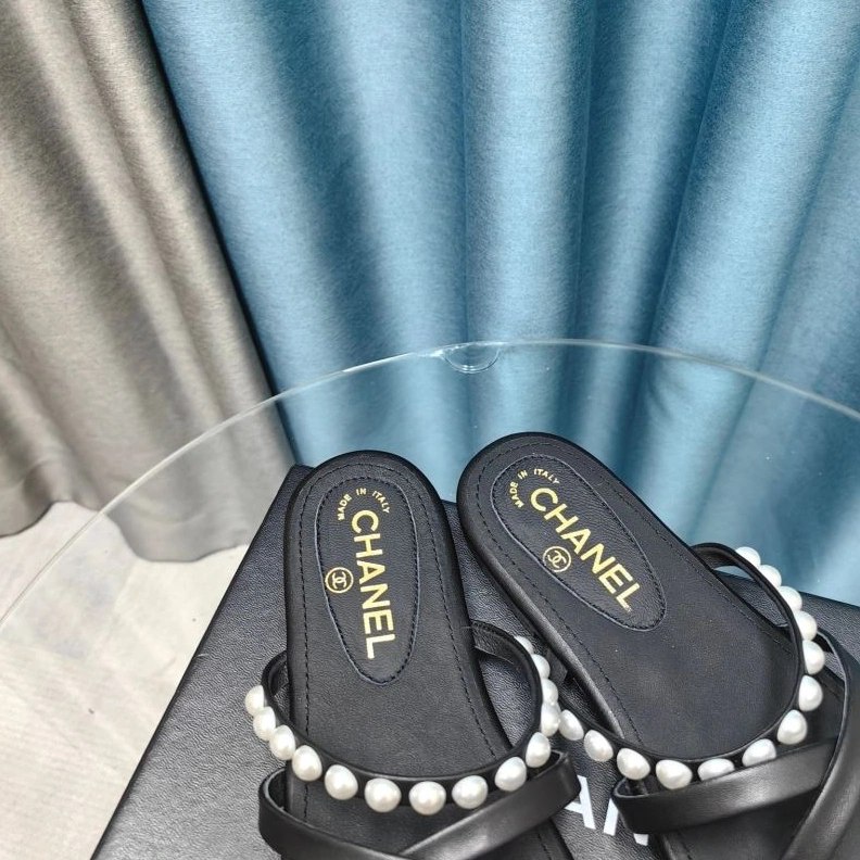 Chxnxl Slippers WellDesigned 122411