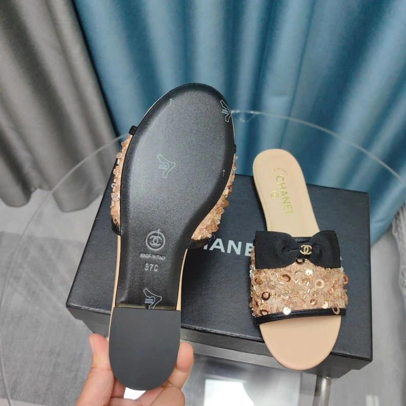 Unique Chxnxl Slippers 122406
