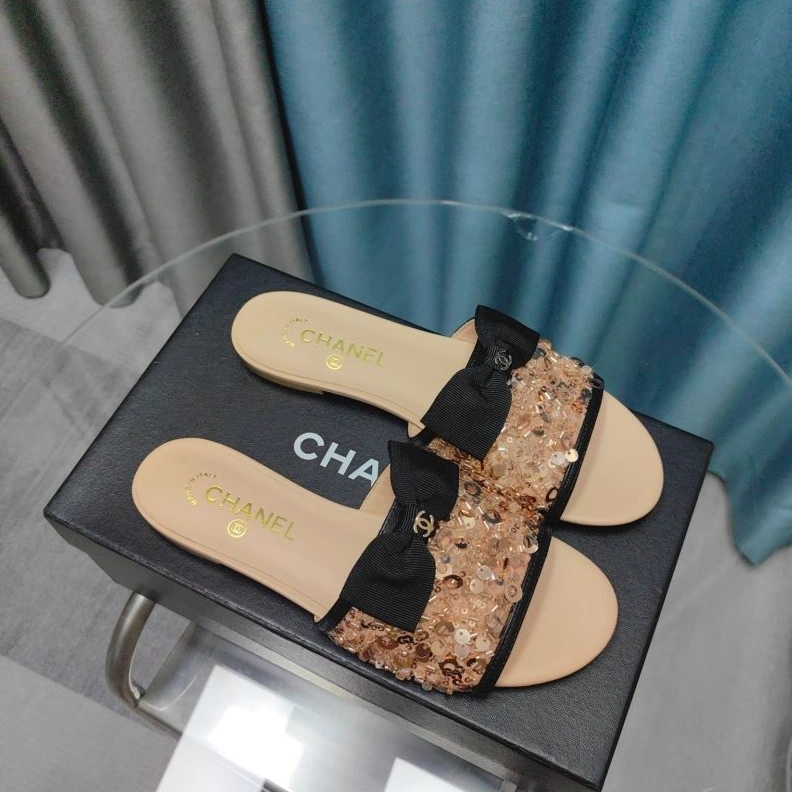 Unique Chxnxl Slippers 122406