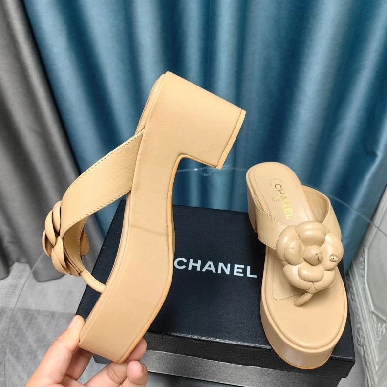 Trendy Chxnxl Slippers 122391