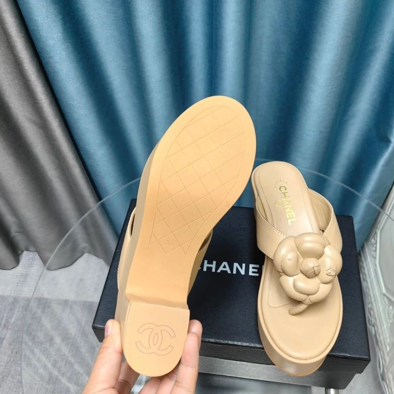 Trendy Chxnxl Slippers 122391