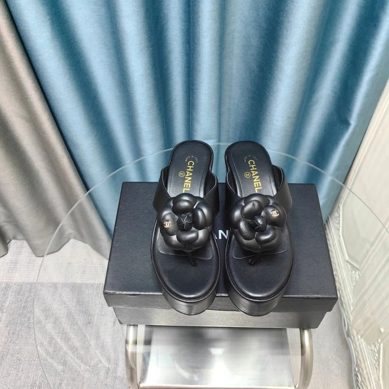 Sophisticated Chxnxl Slippers 122388