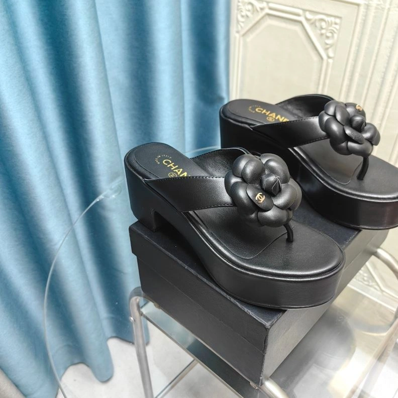 Sophisticated Chxnxl Slippers 122388