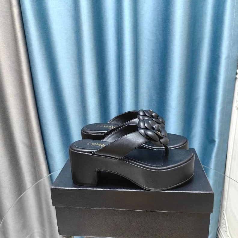 Sophisticated Chxnxl Slippers 122388