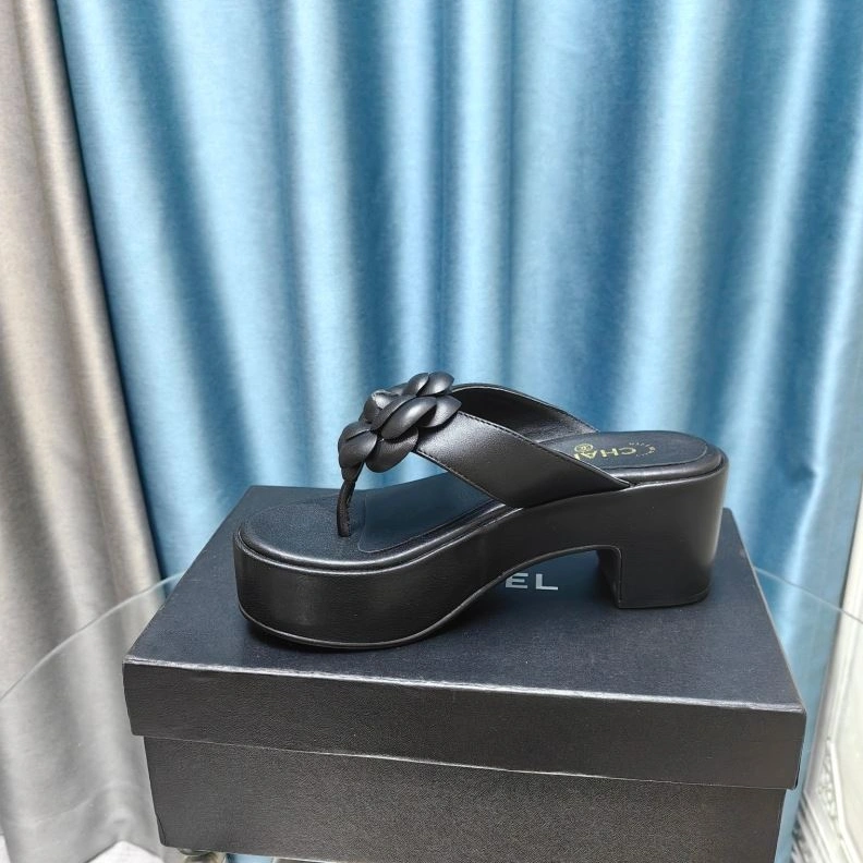 Sophisticated Chxnxl Slippers 122388