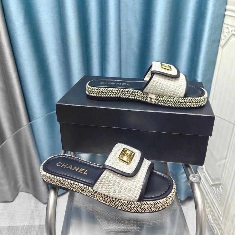 Flexible Chxnxl Slippers 122383