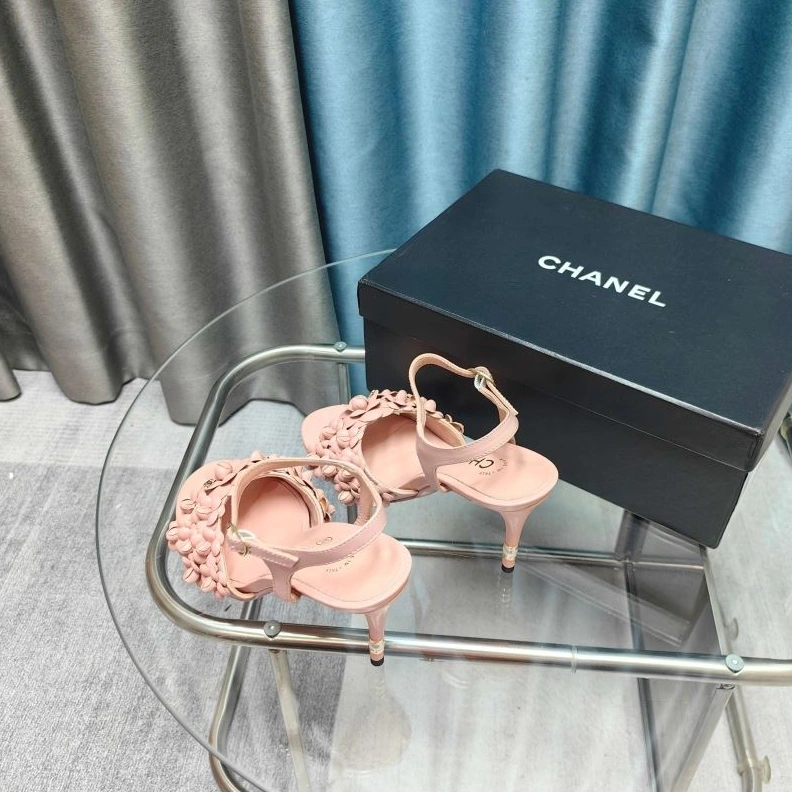 Versatile Chxnxl Sandals 122812