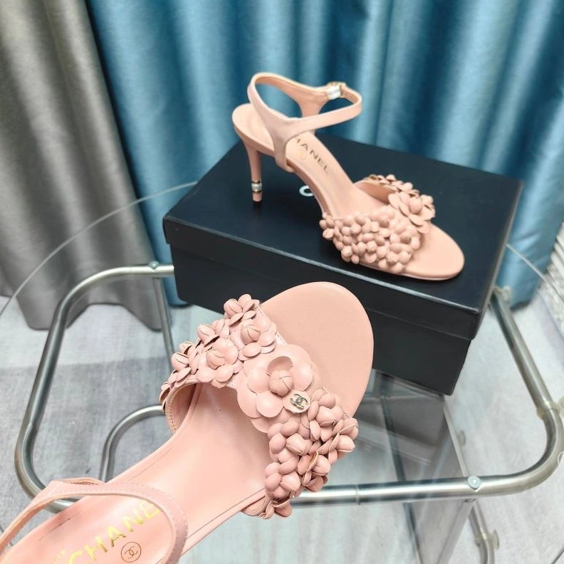 Versatile Chxnxl Sandals 122812