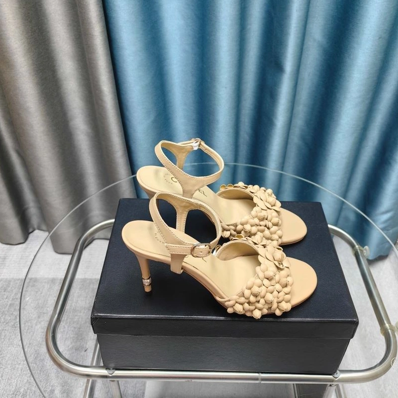 Versatile Chxnxl Sandals 122811