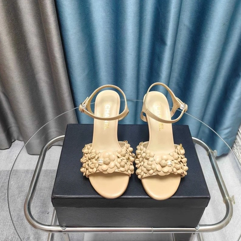 Versatile Chxnxl Sandals 122811