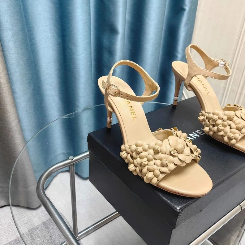 Versatile Chxnxl Sandals 122811