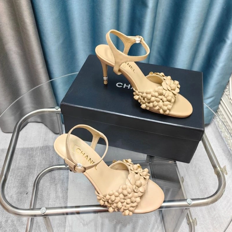 Versatile Chxnxl Sandals 122811