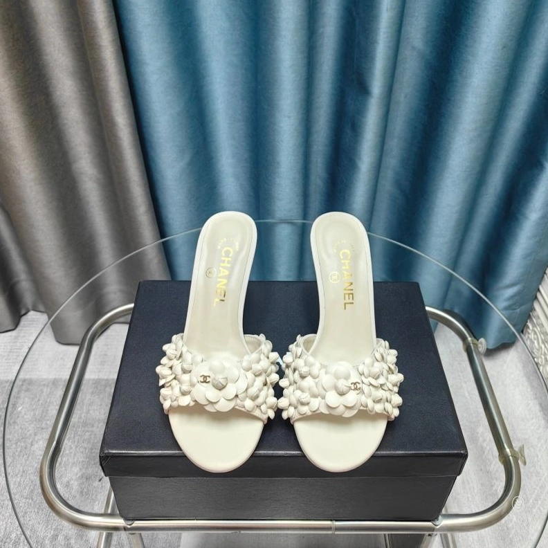 Fashionable Chxnxl Slippers 122375