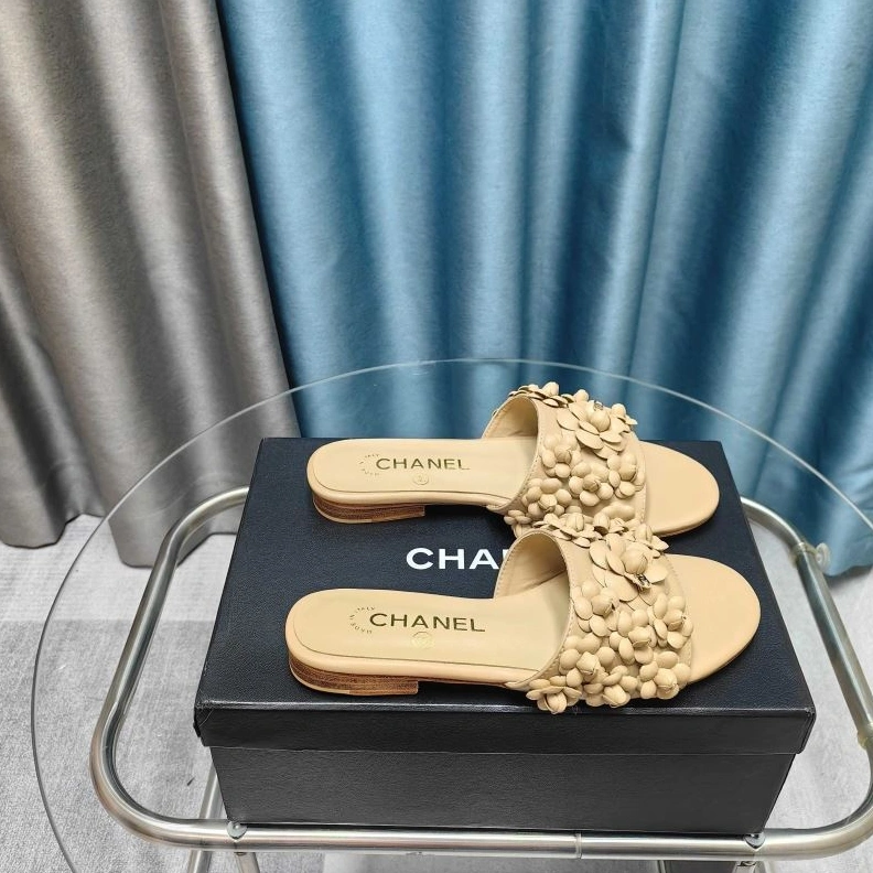 EasyMatch Chxnxl Slippers 122370