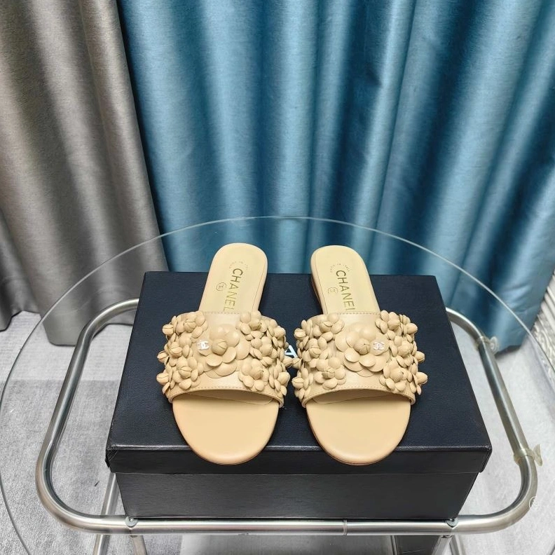 EasyMatch Chxnxl Slippers 122370