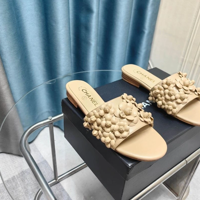 EasyMatch Chxnxl Slippers 122370