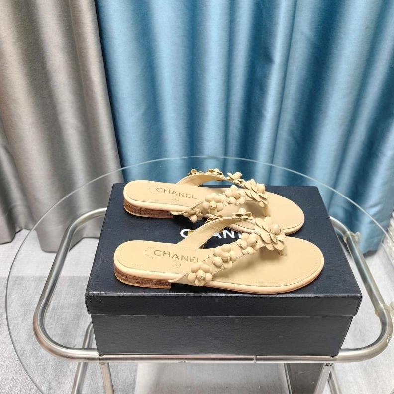 GoodFit Chxnxl Slippers 122356