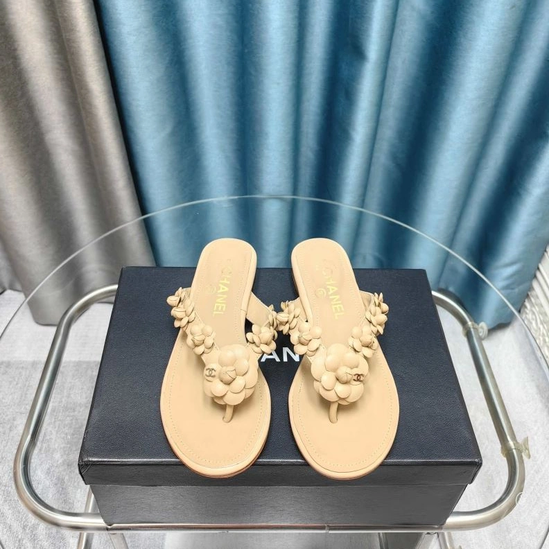 GoodFit Chxnxl Slippers 122356
