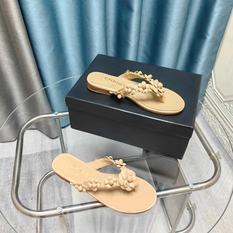 GoodFit Chxnxl Slippers 122356