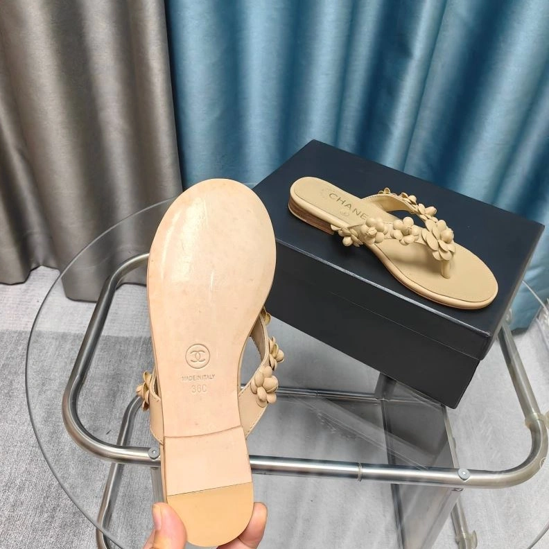 GoodFit Chxnxl Slippers 122356