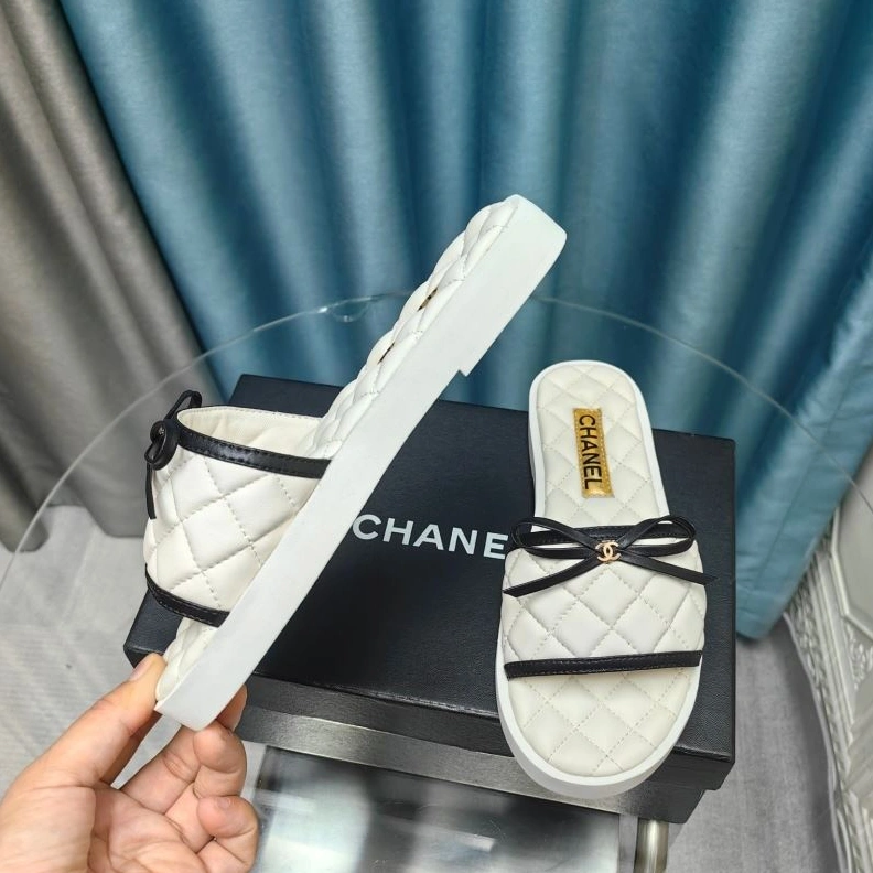 Resilient Chxnxl Slippers 122369