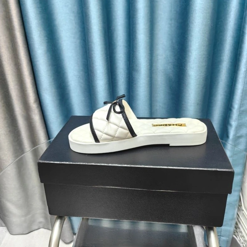 Resilient Chxnxl Slippers 122369