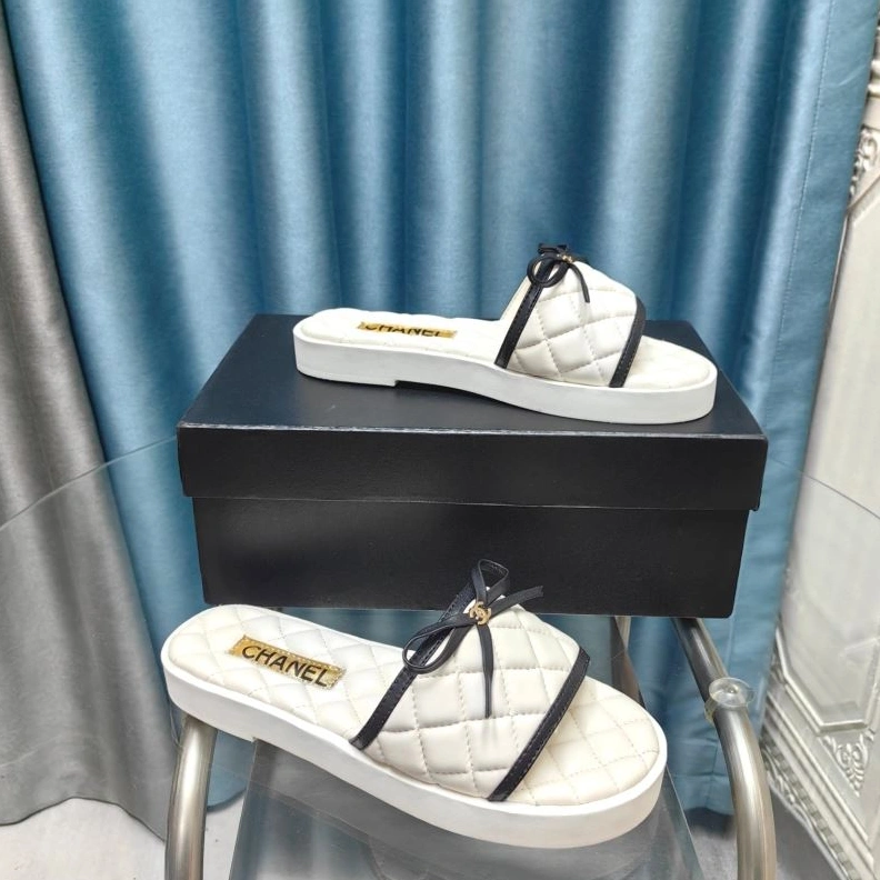Resilient Chxnxl Slippers 122369