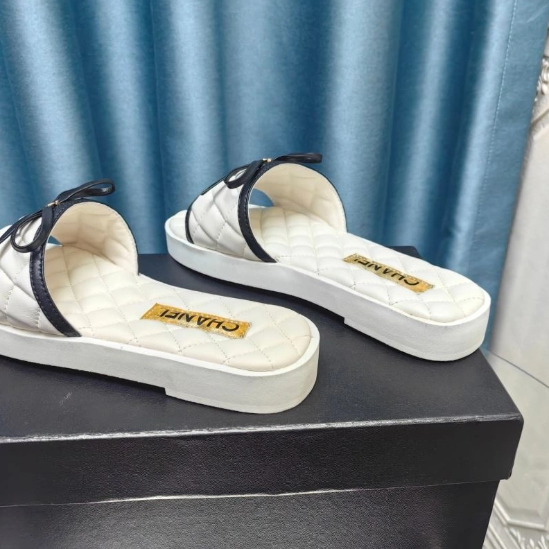 Resilient Chxnxl Slippers 122369