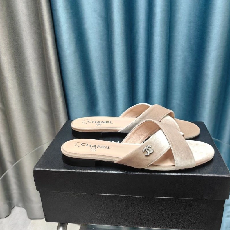 Efficient Chxnxl Slippers 122355