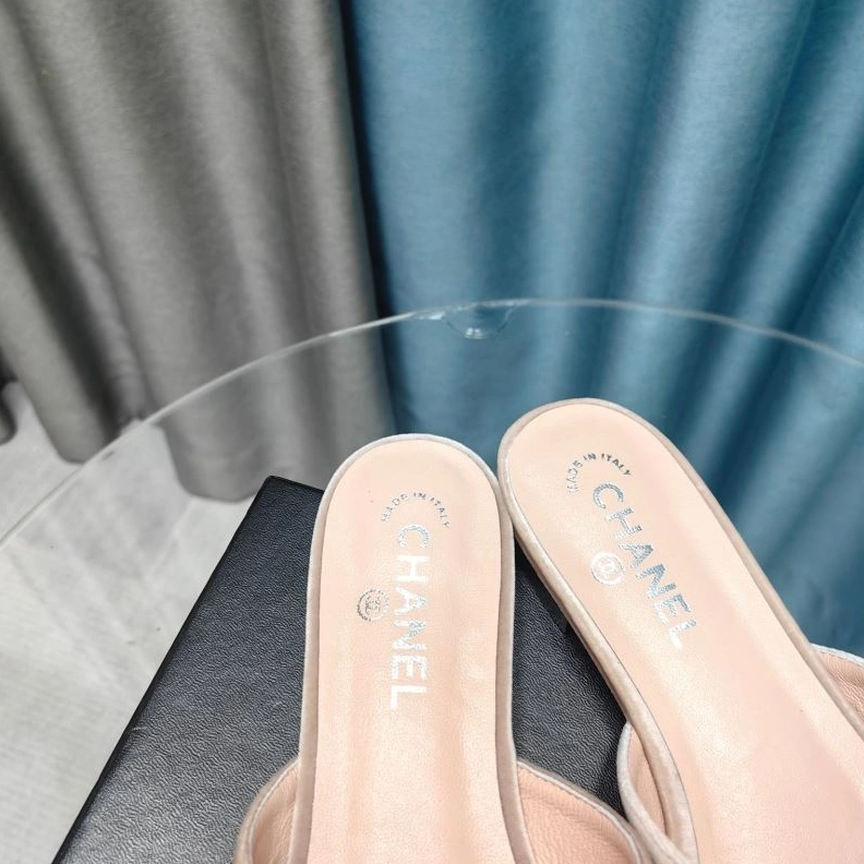 Efficient Chxnxl Slippers 122355